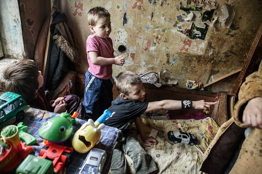 Как живут дети в неблагополучных семьях